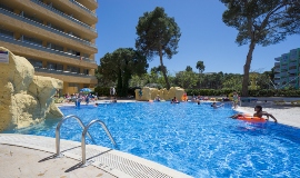 FREE WATER AND WINE IN THE RESTAURANT WITH FULL BOARD BOOKINGS