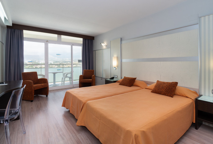 Double single use flamingo hotel benidorm